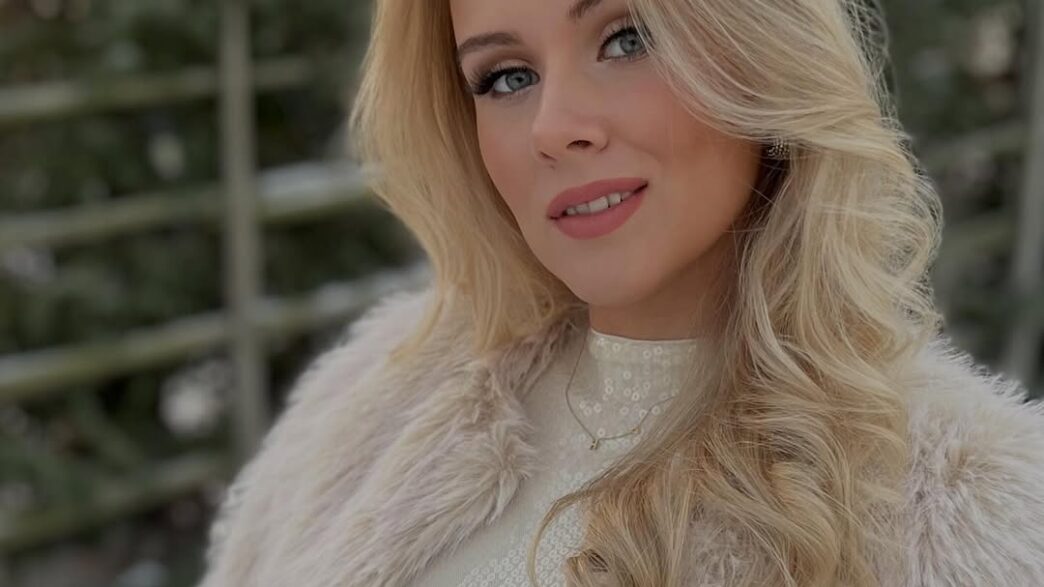 helmi loukasmäki ikä