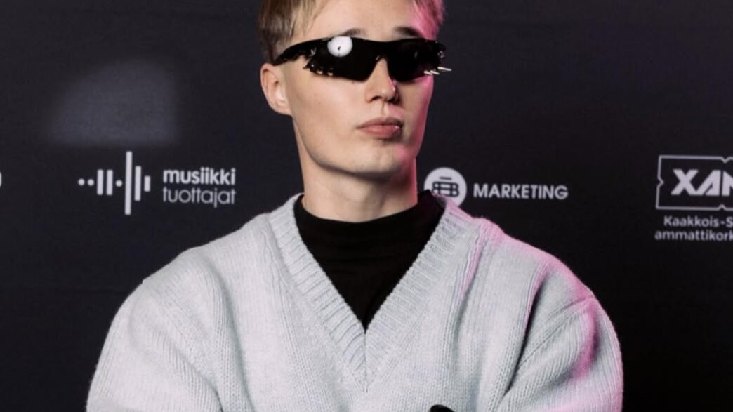 isac elliot ikä