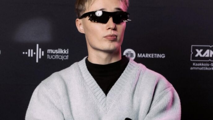 isac elliot ikä